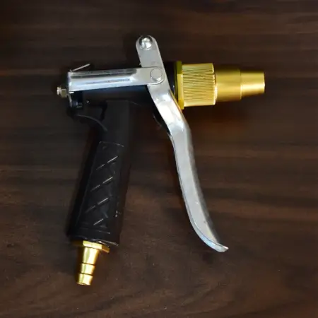 fJrxWu5QSW0EaoubRVHGIx4tAxq0lwf8VLuOVgcb.webp Durable Gold Plated Metal Trigger Hose Nozzle Spray Gun – Garden & Car Cleaning Tool ( default, Standard )